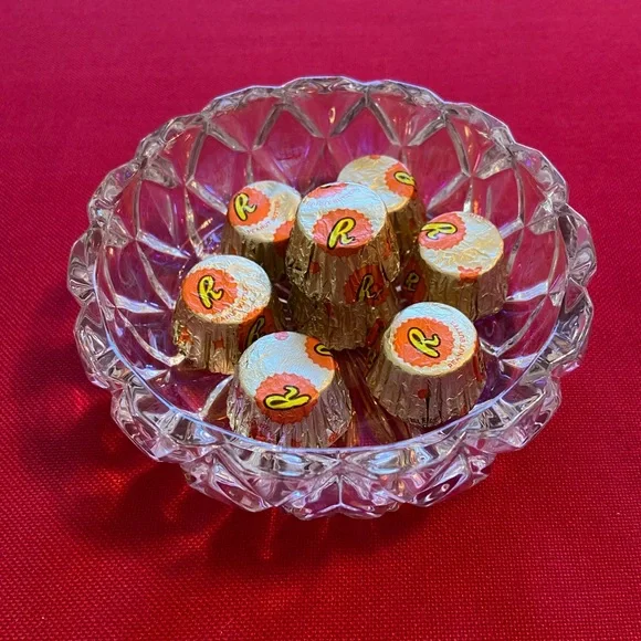 🤍 Hershey’s Kisses Crystal Covered Candy/Trinket Dish NWT - Picture 9 of 10